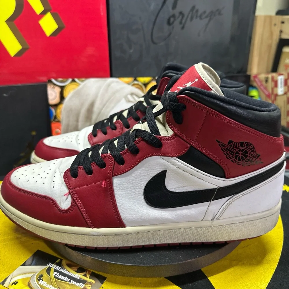 Nike Jordan 1 Retro Chicago 2020 size 12 - Picture 1 of 5